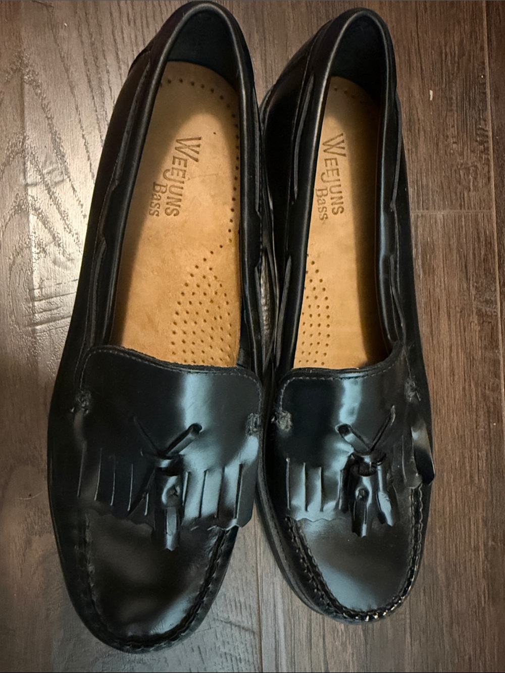 Weejuns Bass   Marieta ll    9.5 
Black Leather Tassel Kiltie Slip-On Loafers